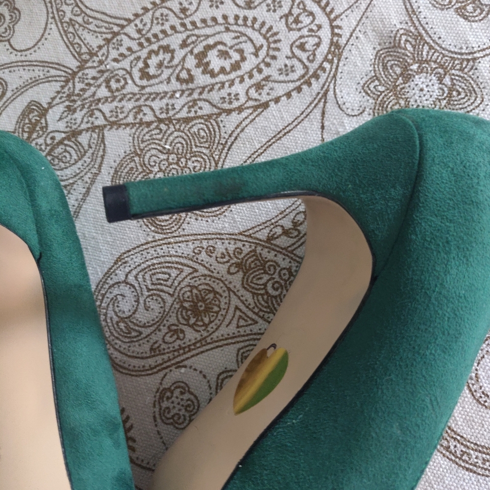 Joy In Love Green Pumps. - Picture 10 of 12